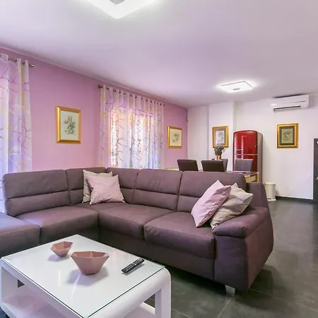 Marijan 2 Apartment